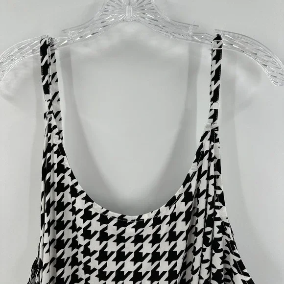 Women's Black and White Houndstooth Top - Picture 9 of 12